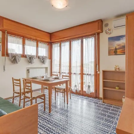 Easy Peschiera 2 Apartment